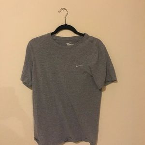 gray Nike tee